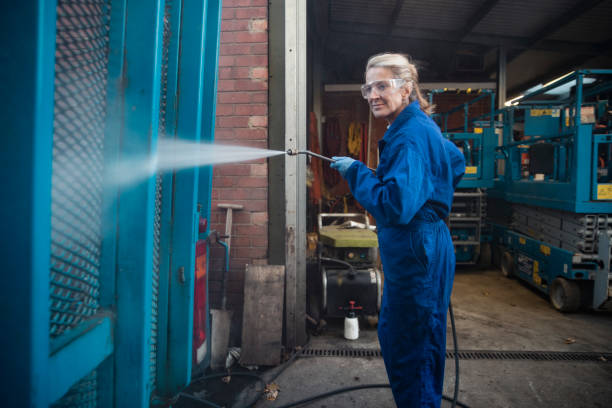 Best Commercial Building Pressure Washing  in East Bethel, MN